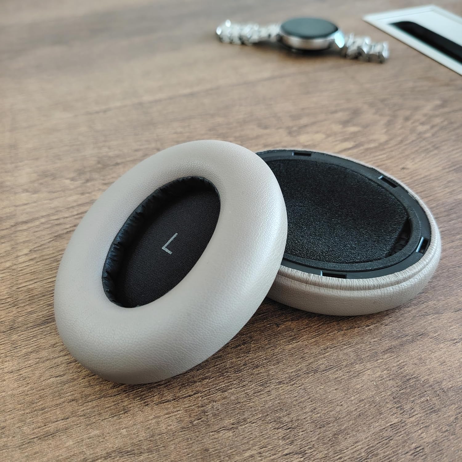 Sennheiser Headphone Momentum 4 - ソフトプロイヤーパッドクッションハンドバンドカバー交換用ゼンハイザー Momentum 4 ワイヤレスヘッドフォン用 - 人間工学に基づいたイヤーパッドカバー